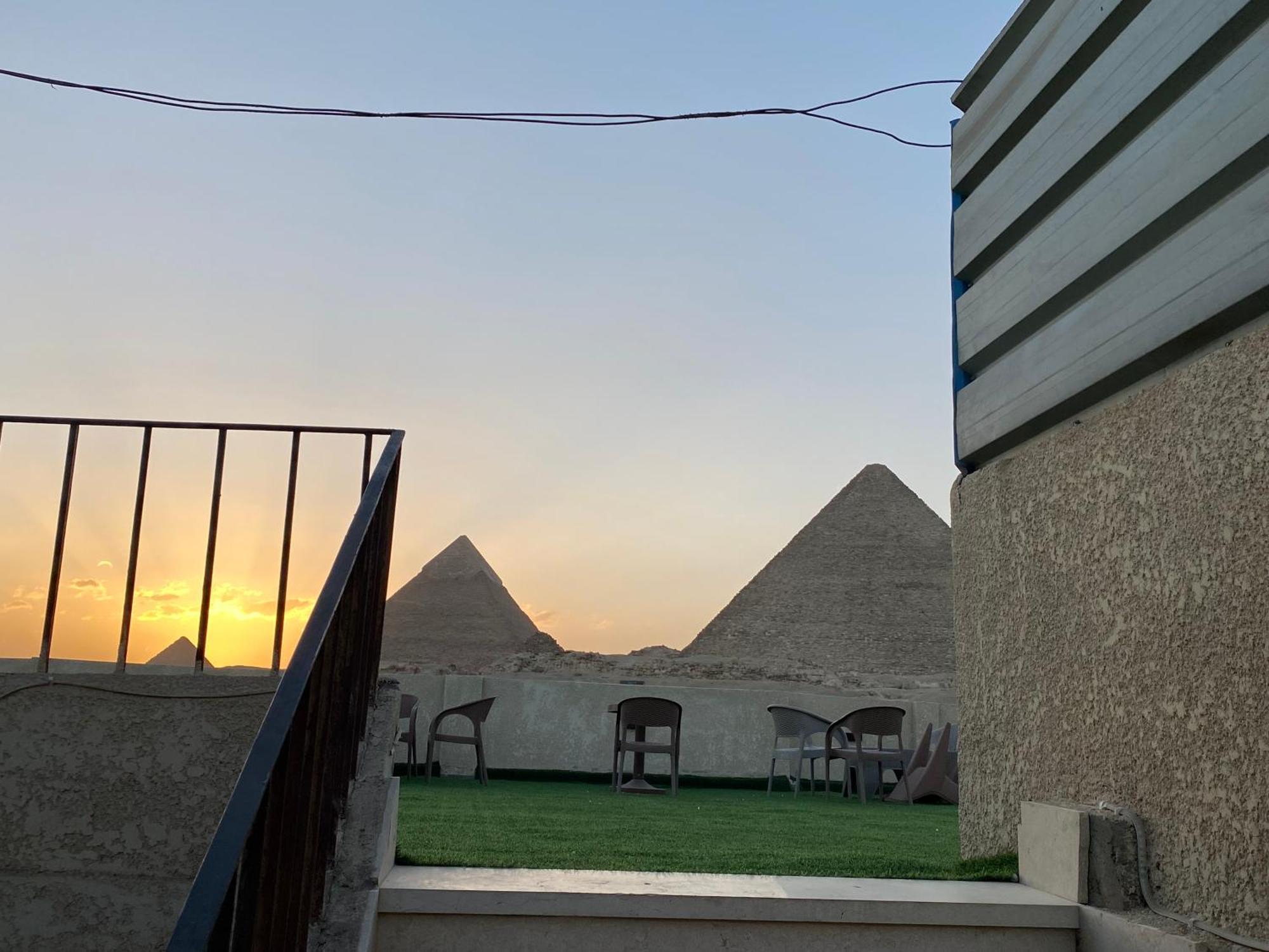 Isis Pyramids View Inn Kafret el-Gabal المظهر الخارجي الصورة