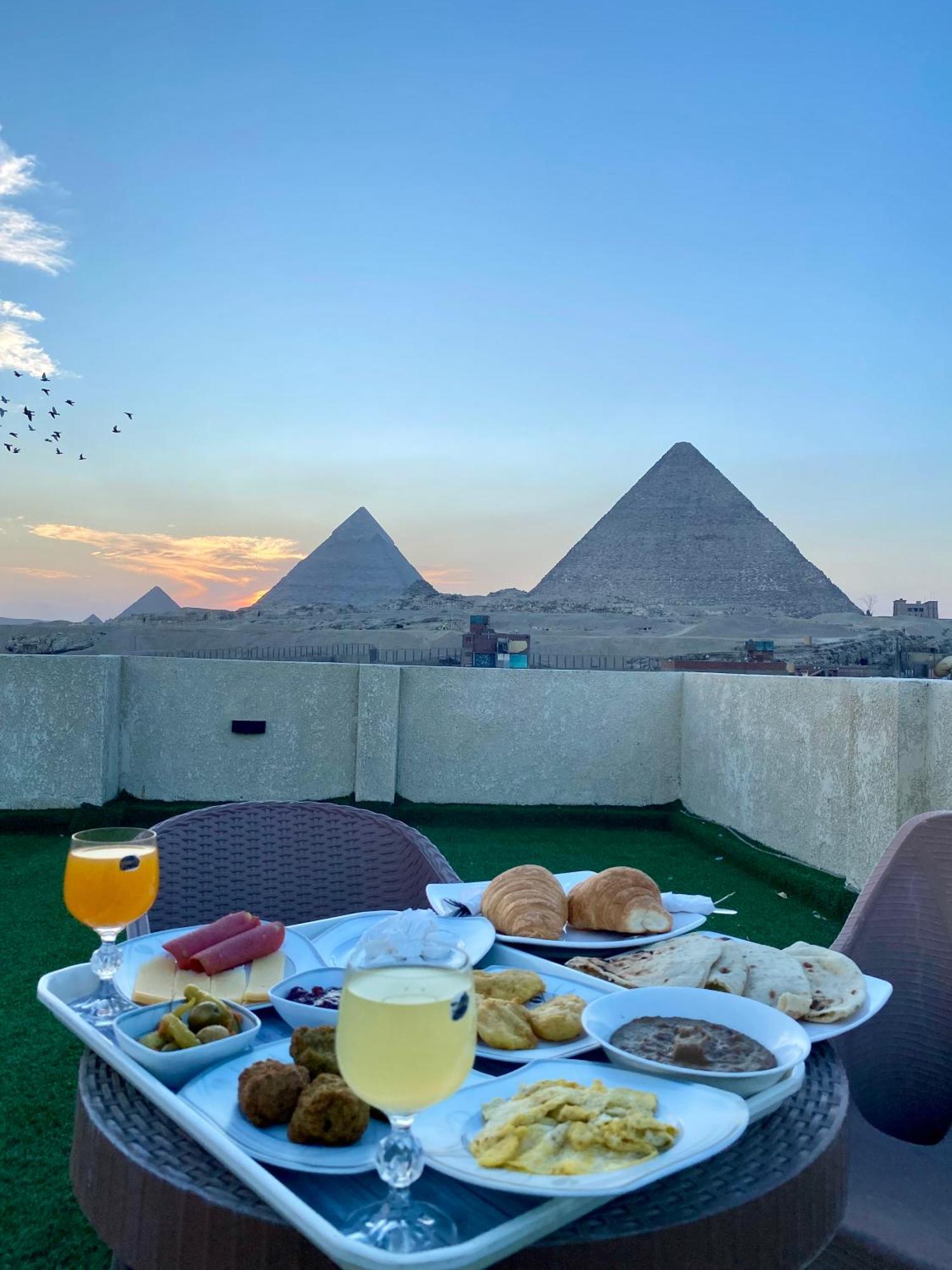 Isis Pyramids View Inn Kafret el-Gabal المظهر الخارجي الصورة